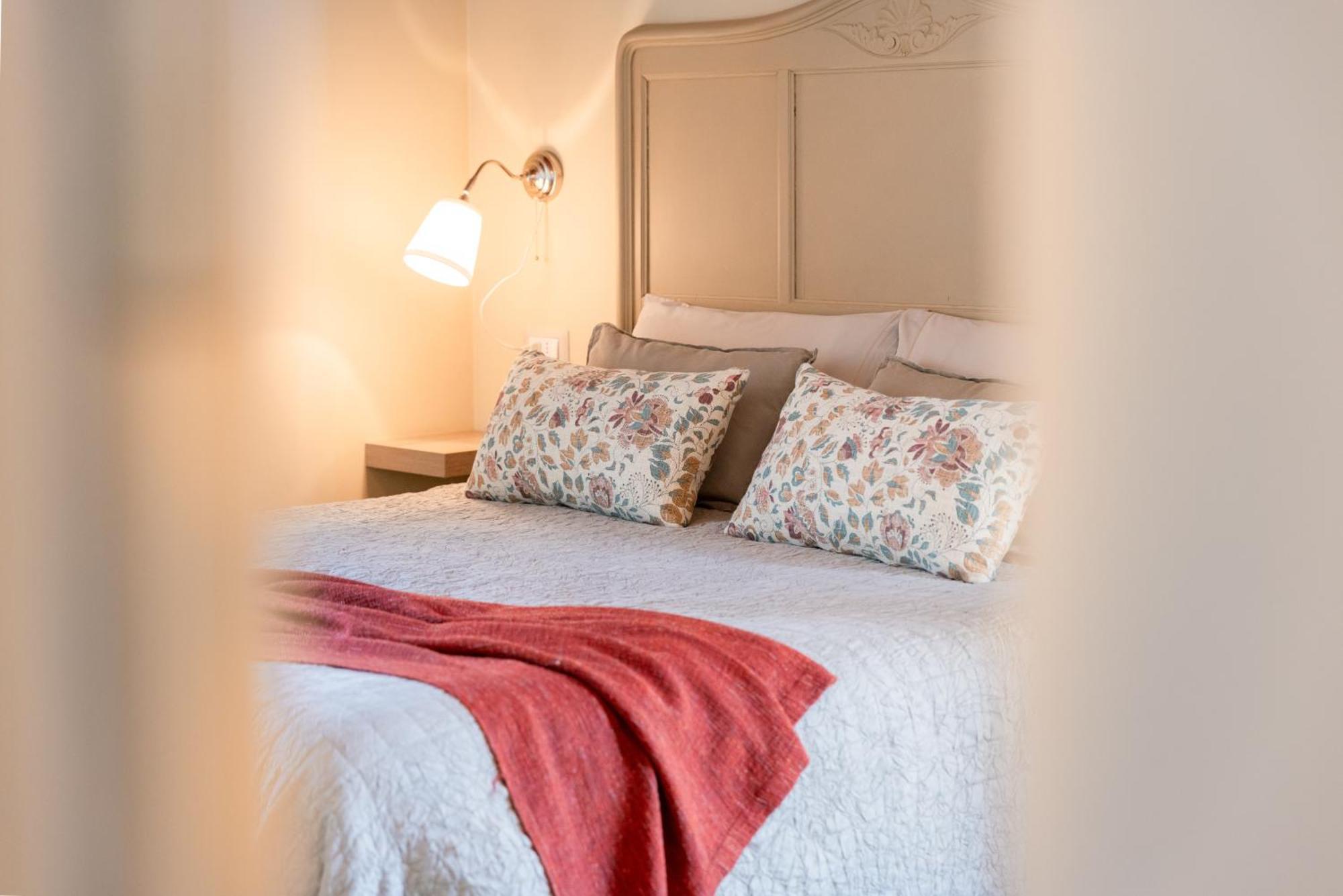 Casale Corte Cerro B&B Tra I Laghi المظهر الخارجي الصورة