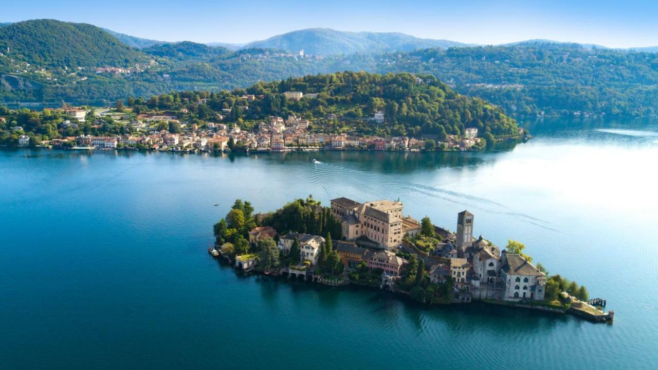 Casale Corte Cerro B&B Tra I Laghi المظهر الخارجي الصورة
